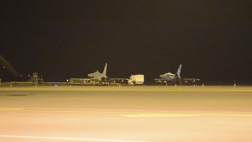 Kampfmaschinen am Airport: Eurofighter in Nürnberg geparkt