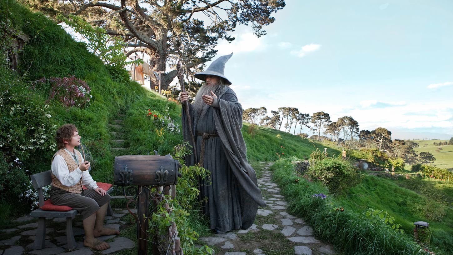 Kurz nach der Jahrtausendwende gab es für Tolkiens Hobbits noch einmal einen großen Erfolg: Die Verfilmungen der Bücher kamen ins Kino und begeisterten Millionen von Zuschauern. Bilbo und Gandalf blieben dabei jedoch ziemlich entspannt.