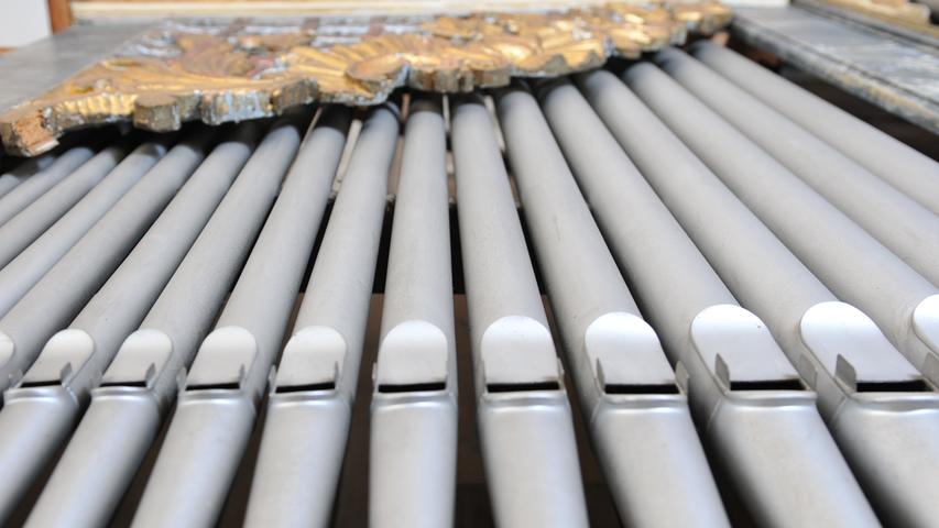 Mehr als 850.000 Euro werden für die neue Orgel veranschlagt. Die soll auf die ursprünglichen Maße, ohne die nachträglich hinzugefügten zwei Seitenflügel, und von 30 auf 26 Register reduziert werden.