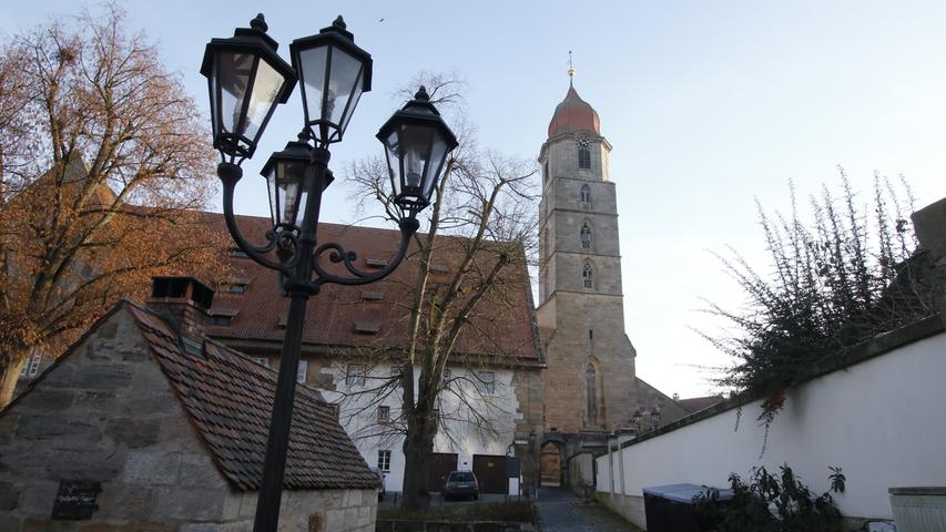 Vor der Sanierung: Blick in die Stadtkirche Langenzenn