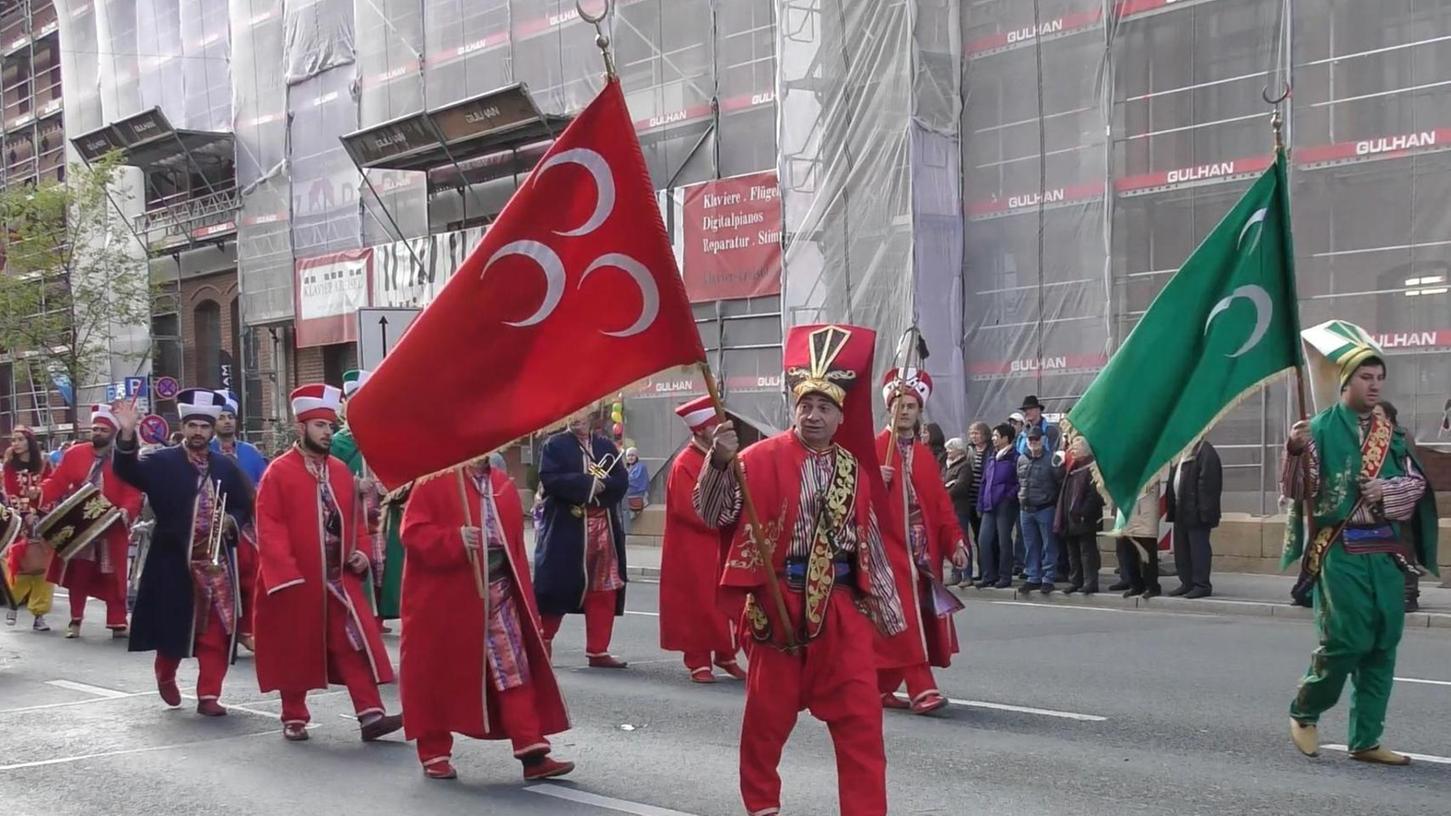 Osmanische Kriegsflaggen in Fürth: Es bleibt bei Verbot