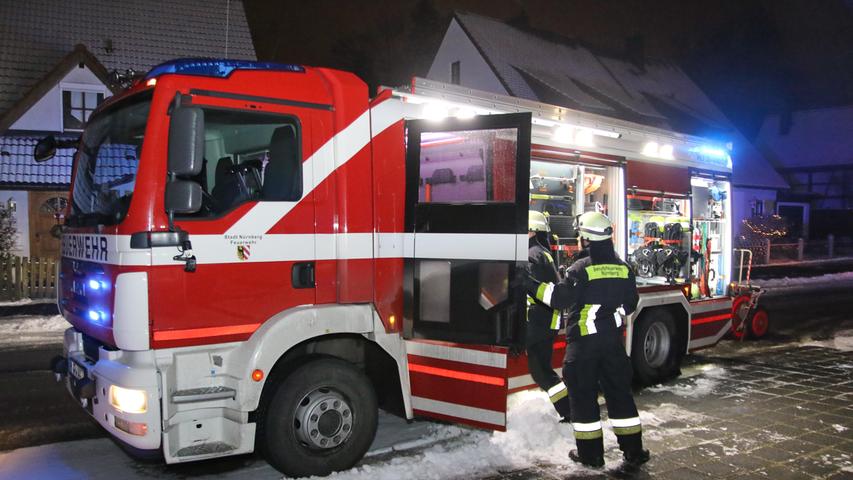 Alarm in Eibach: Kleintransporter fängt Feuer
