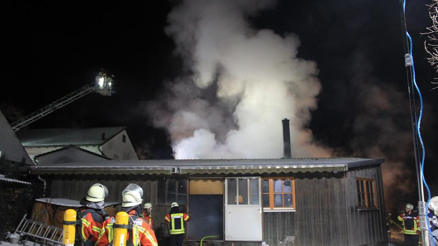 Heroldsbach: Feuerwehreinsatz ging  nach dem Brand weiter