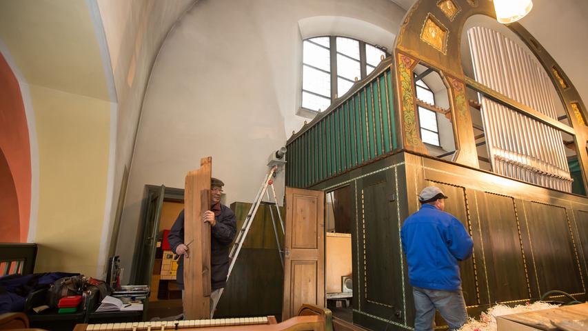 Abbau der Orgel in St. Stephanus Adelsdorf