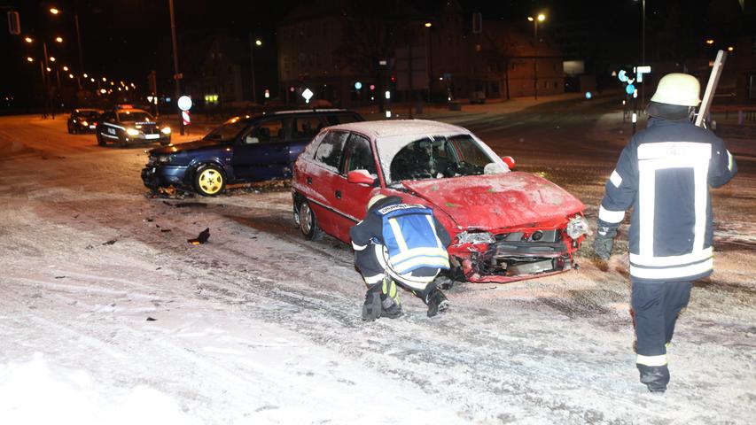 Bei starkem Schneefall: Zwei Verkehrsunfälle im Stadtgebiet Ansbach