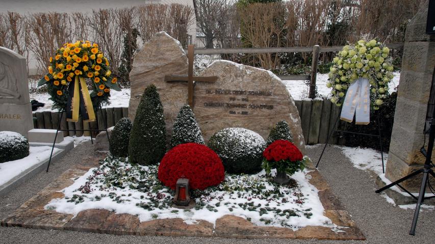 Das Grab von Georg Schaeffler, der 1996 starb. Hier ist auch Sohn Christian Johannes begraben.