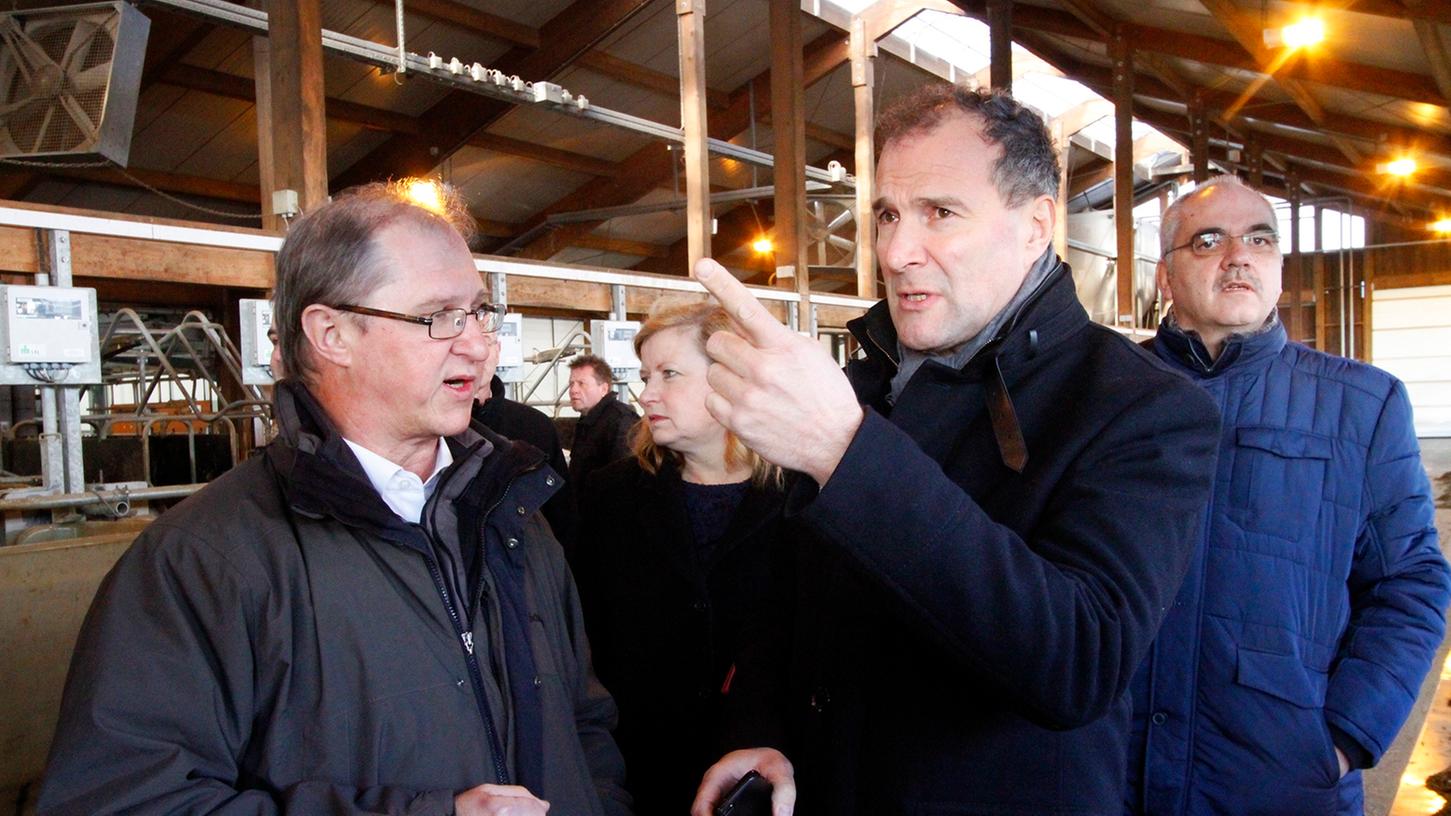 Erst vor einigen Tagen besuchte der Bundespräsidenten-Kandidat Alexander Hold einen Landwirtschaftsbetrieb in Triesdorf bei Ansbach.