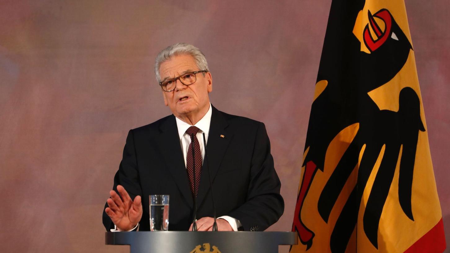 Bundespräsident Joachim Gauck hat am Mittwoch im Schloss Bellevue in einer Rede zum Ende seiner Amtszeit eine "wehrhafte und streitbare Demokratie" gefordert.