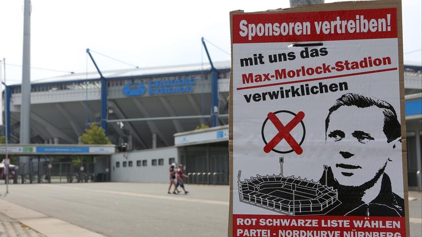 "Sponsoren vertreiben", forderten die Fans auf Plakaten. Nun könnte ein neuer Sponsor für den Wunschnamen "Max-Morlock-Stadion" sorgen.
