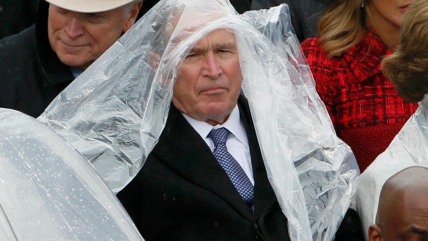 George W. Bush sah entspannt zu.