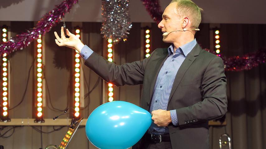 Magie im Luftballon? Illusionist Felix Gauger verblüffte das Publikum.