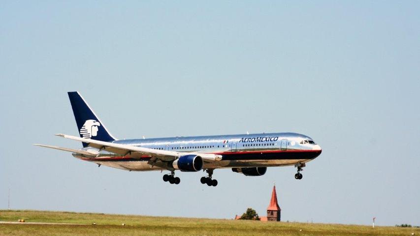 Diese Boeing 767-300 hat im Jahr 2006 mexikanische Fußballfans nach Nürnberg gebracht.