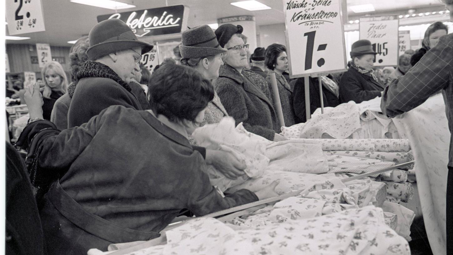 31. Januar 1967: Sturz auf den Winterschlußverkauf 31. Januar 1967: Sturz auf den Winterschlußverkauf