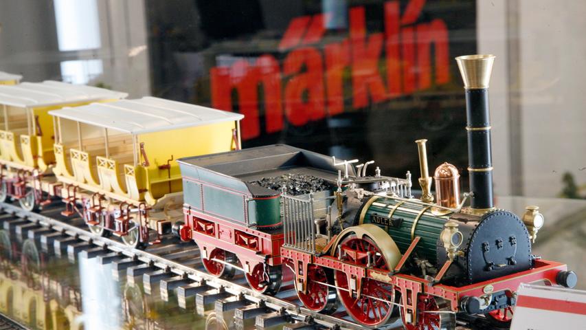 Eisenbahnen waren schon immer als Spielzeug beliebt. Hier ein Modell des Adlers im Jahr 2010.