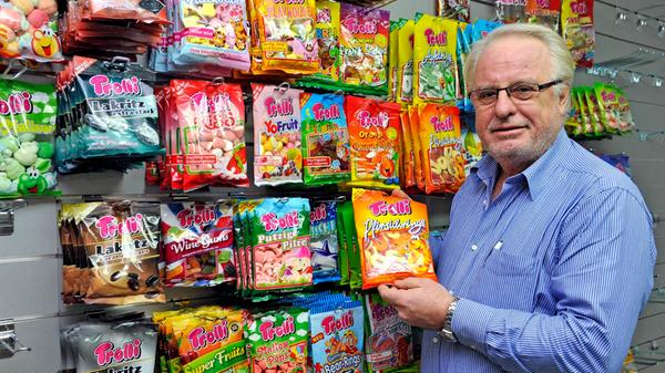 Was gibt es zu kaufen? Nichts als Gummibärchen. Das Sortiment des Süßwarenherstellers Trolli ist groß und so ziemlich alles was das Herz begehrt, gibt es hier auch. Was kann ich sparen? Das Einkaufsvillage hat, je nach Shop, verschiedene Rabattaktionen. Adresse: Hans-Bornkessel-Straße 3, 90763 Fürth Öffnungszeiten: Mo-Fr: 9-18 Uhr, Sa: 9-14 Uhr