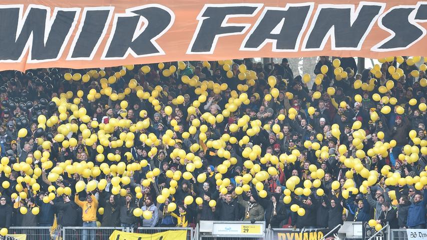 Dass soviele Sportfreunde, die es mit der SGD halten, in Nürnberg waren, sorgte in Frankens Fußballwohnzimmer für eine stattliche Kulisse. 35.984 Zuschauer wollten das Duell zwischen dem FCN und Dresden sehen,...