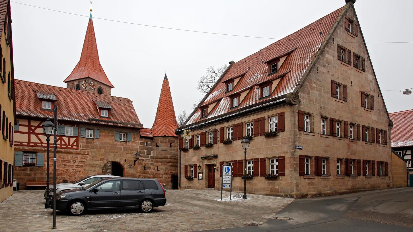 Bald hat Nürnberg einen Stern weniger: Der "Schwarze Adler" in Kraftshof schließt.