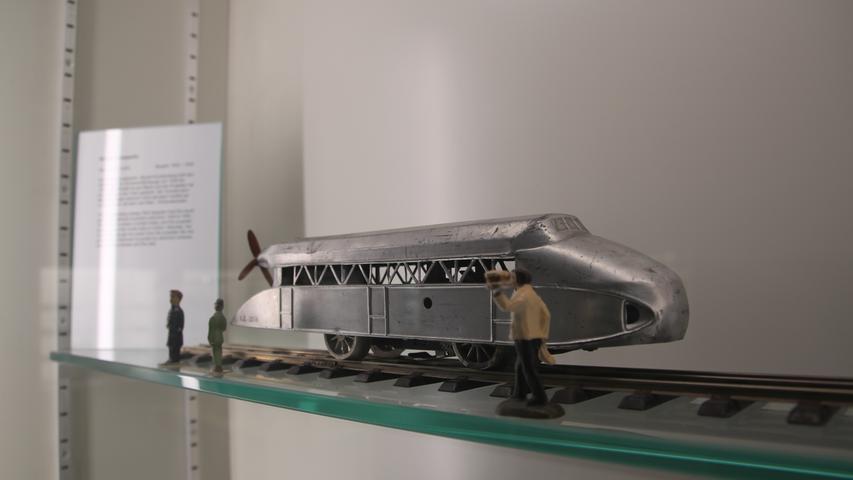 Den Schienenzeppelin baute Märklin zwischen 1932 und 1938. Nicht nur das Modell sieht so aus, auch das Originalvorbild war schnell. Richtig schnell.