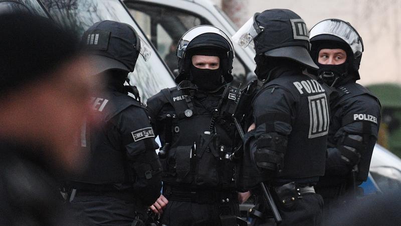 Razzien in Hessen: Festgenommener war IS-Schleuser