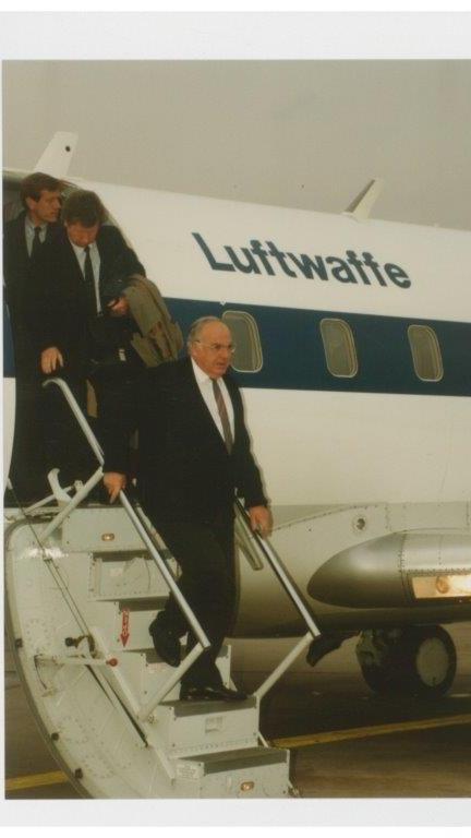 Von 1982 bis 1998 war Helmut Kohl Bundeskanzler. In dieser Zeit reiste er auch öfter nach Nürnberg. Dieses Foto entstand 1990.