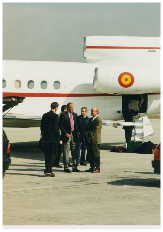 ¡Hola Nürnberg! 1999 bekam die Frankenmetropole königlichen Besuch aus Spanien. Auf dem Foto sieht man König Juan Carlos vor seinem Flugzeug. Mittlerweile hat er den Thron an seinen Sohn Felipe abgegeben.