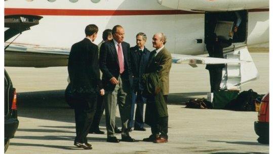 ¡Hola Nürnberg! 1999 bekam die Frankenmetropole königlichen Besuch aus Spanien. Auf dem Foto sieht man König Juan Carlos vor seinem Flugzeug. Mittlerweile hat er den Thron an seinen Sohn Felipe abgegeben.