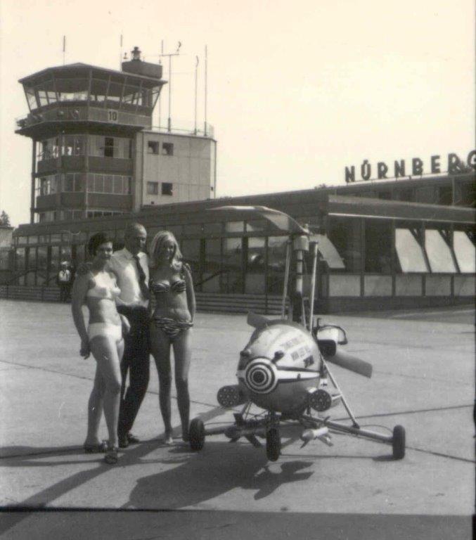 Ein Hauch von James Bond auf dem Nürnberger Flughafen: 1967 stattete "Little Nellie" dem Nürnberger Flughafen einen Besuch ab. Der in Koffern verstaubare Mini-Hubschrauber war die Sensation in "James Bond – Man lebt nur zweimal". In Nürnberg wurde der 210 Stundenkilometer schnelle "Tragschrauber" von Ken Wallis geflogen. Er war der Entwickler des Geräts und flog den Hubschrauber während der Dreharbeiten als Stunt-Double für Sean Connery.