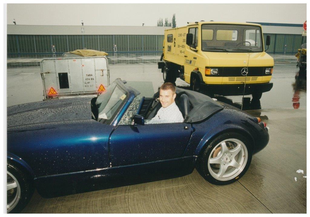 Brumm, brumm: Raus aus dem Flugzeug und rein ins Cabriolet, dachte sich Kai Pflaume 1998, als er auf dem Nürnberger Airport ankam. Nicht einmal der Regen schien ihn damals gestört zu haben.
