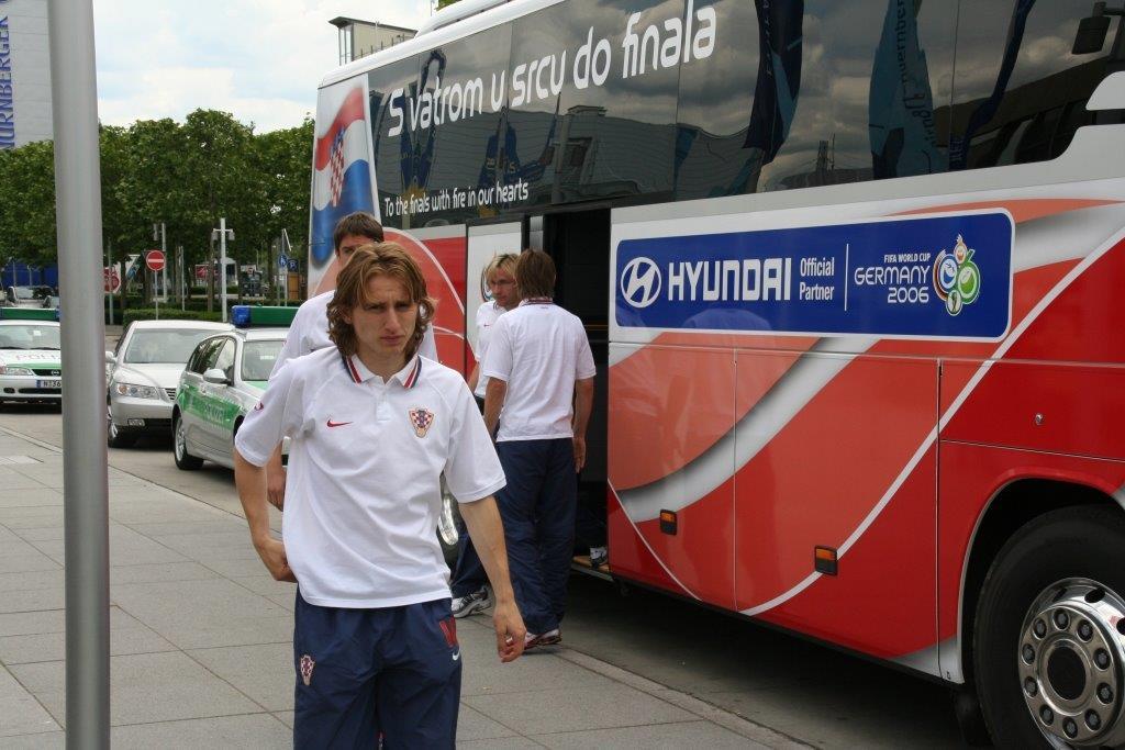 Und nochmal WM 2006: Diesmal geht es um die "Zaubermaus" Luca Modric. Damals galt der Kroate noch als Nachwuchstalent. Heute ist er einer der besten Mittelfeldspieler der Welt. Ihr Trainingscamp bezogen sie im unterfränkischen Bad Brückenau.