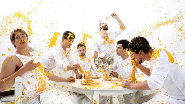 Rakede stehen seit über zehn Jahren für unkonventionellen Sound. Mit ihrem Mix aus Hip-Hop, Electro und Reggae garantieren sie Partystimmung.