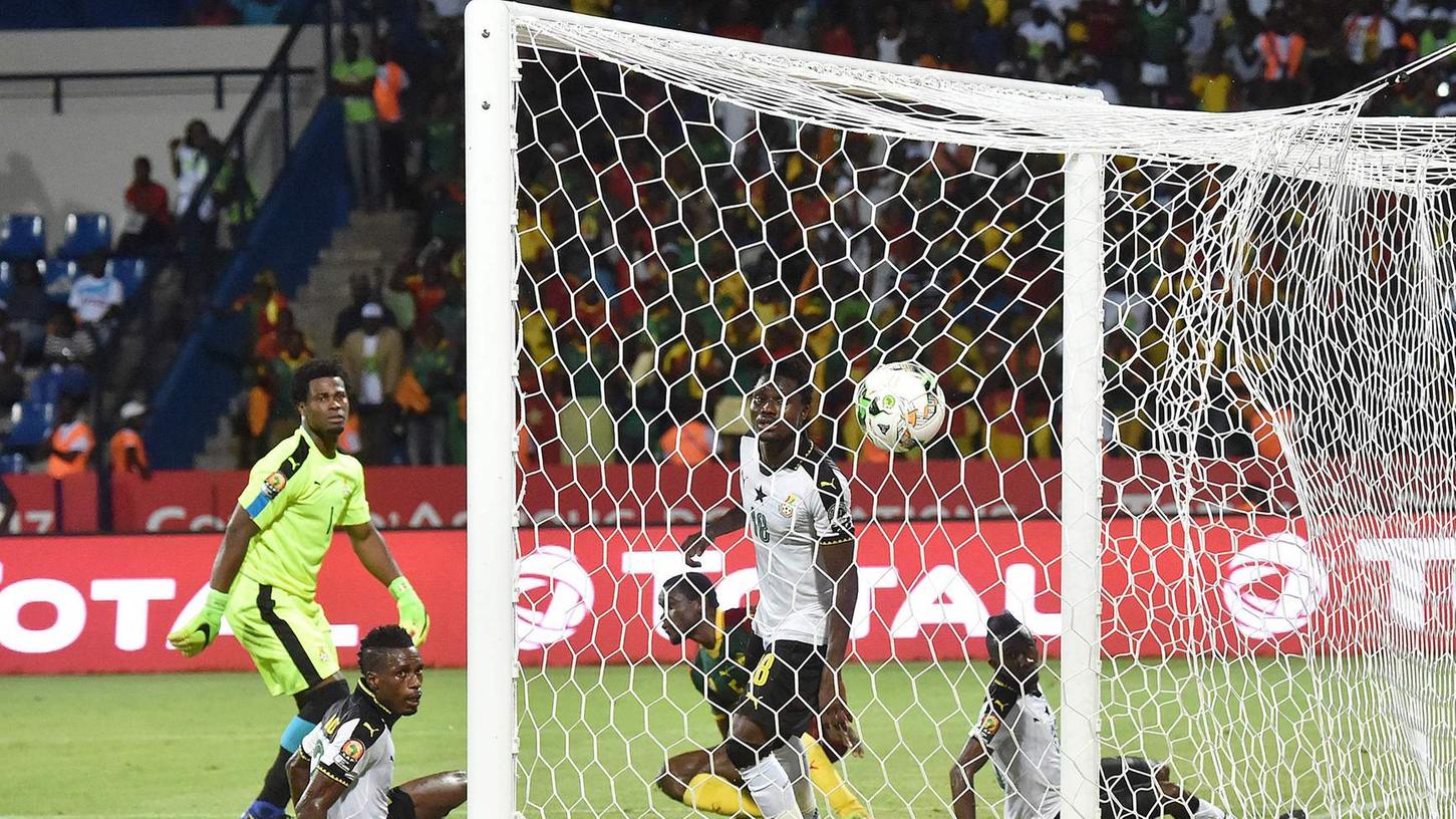 Da war's für Ghana endgültig vorbei: Enttäuschte Blacks Stars nehmen das 0:2 zur Kenntnis.