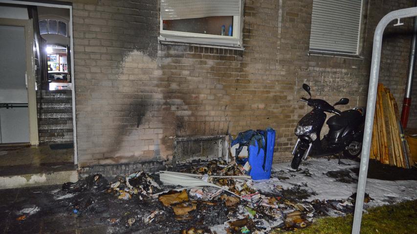 Mülltonnen brannten in der Südstadt: Hausfassade beschädigt