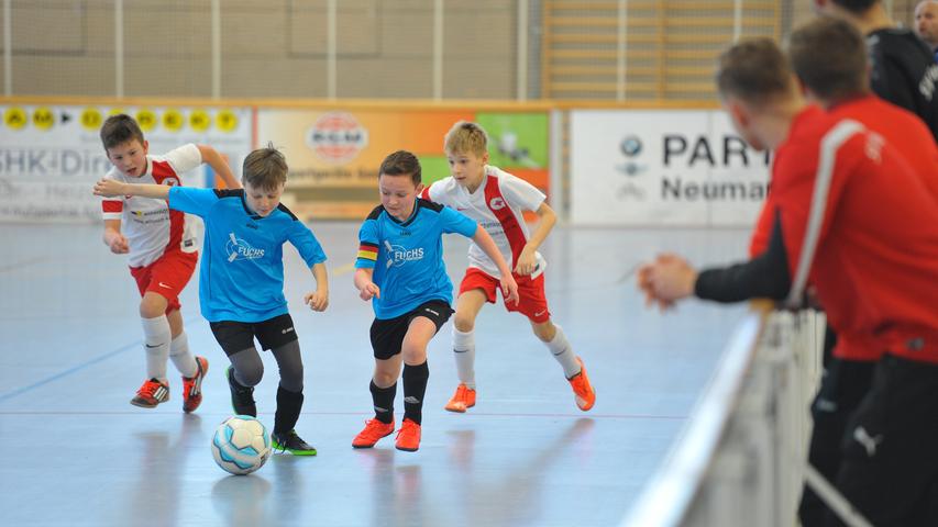 Am Freitag und Sonntag bestimmten die Fußball-Junioren das Geschehen in der Halle West. Bei den A-Junioren gewann der BSC, bei den C-Junioren der Gastgeber FC Neumarkt Süd.