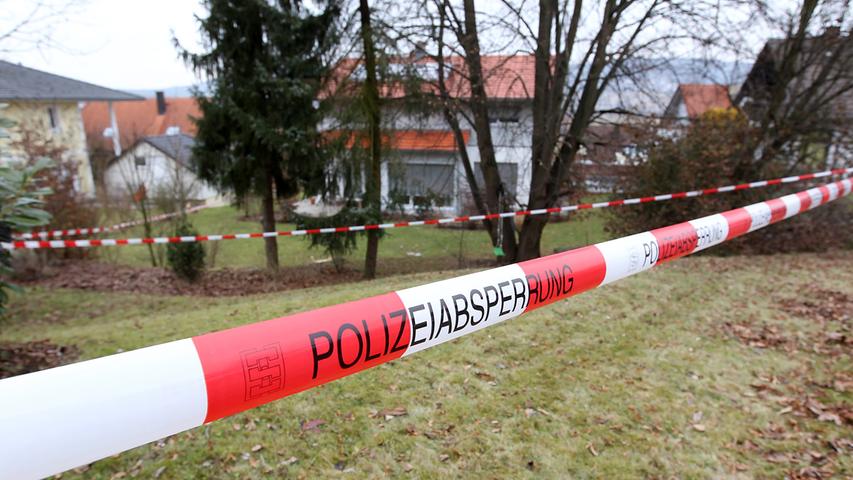 Mutter und Kinder tot: Drei Leichen in Kirchehrenbach gefunden 