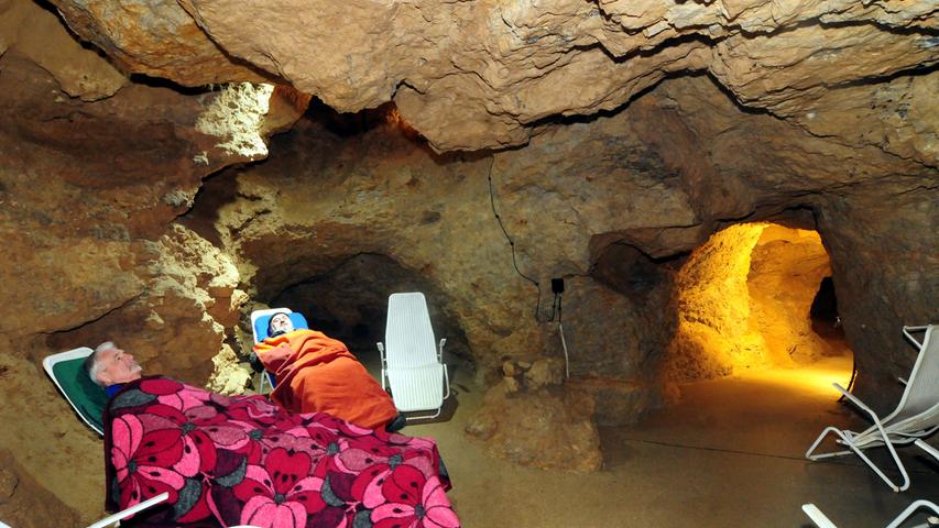 Die Höhle ist auch Therapieort für Menschen mit Atemwegserkrankungen. Die hohe Luftfeuchtigkeit...