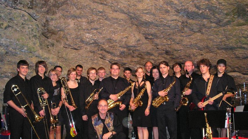 Auch Konzerte finden in der Teufelshöhle statt - auf diesem Bild ist die Big Band der Berufsfachschule Sulzbach-Rosenberg. Seit 20 Jahren ...