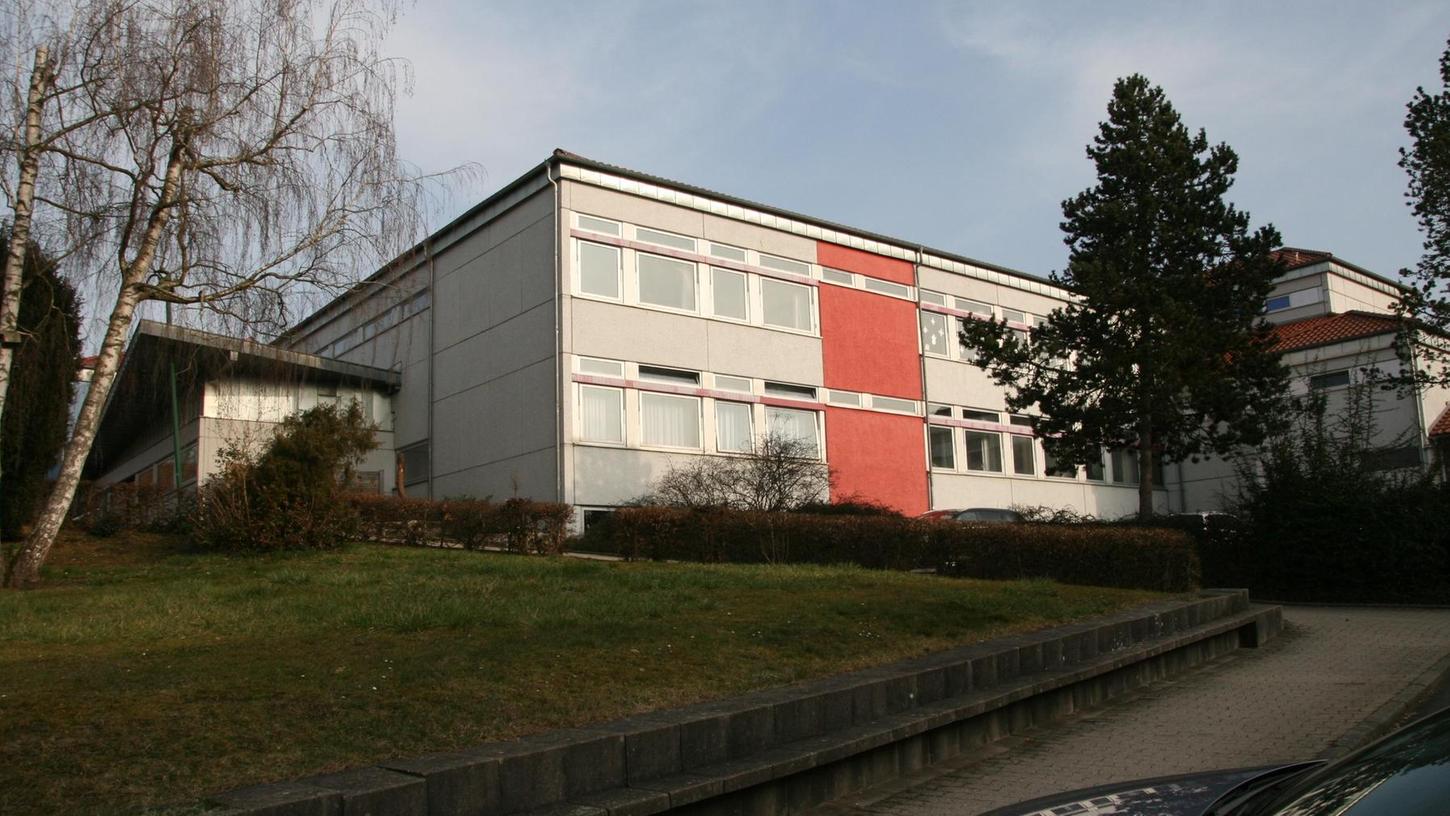 Kirchehrenbach: Schulsanierung beginnt mit Fenstertausch