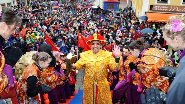Chinesenfasching am Unsinnigen Donnerstag Chinesenfasching am Unsinnigen Donnerstag