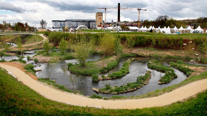 Auf dem Gelände der ehemaligen Textilfabrik EBRA richtete Bamberg 2012 die Landesgartenschau aus. Zu sehen gab es neben der Planzenwelt eine zauberhafte Insellandschaft, bunte Stühle und bestrickte Bänke.