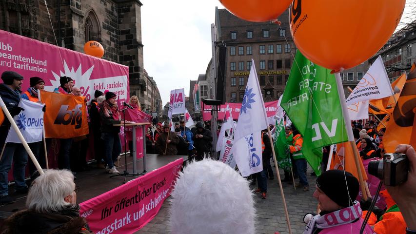 Mehr Lohn gefordert: Demo des öffentlichen Diensts in Nürnberg