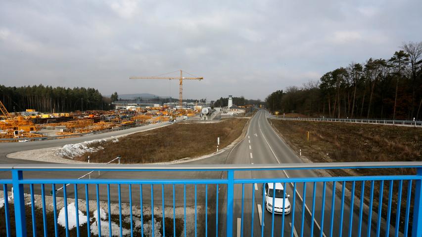 Die B299 auf Höhe des Werkes der Bauunternehmung Bögl in bei Greißelbach.