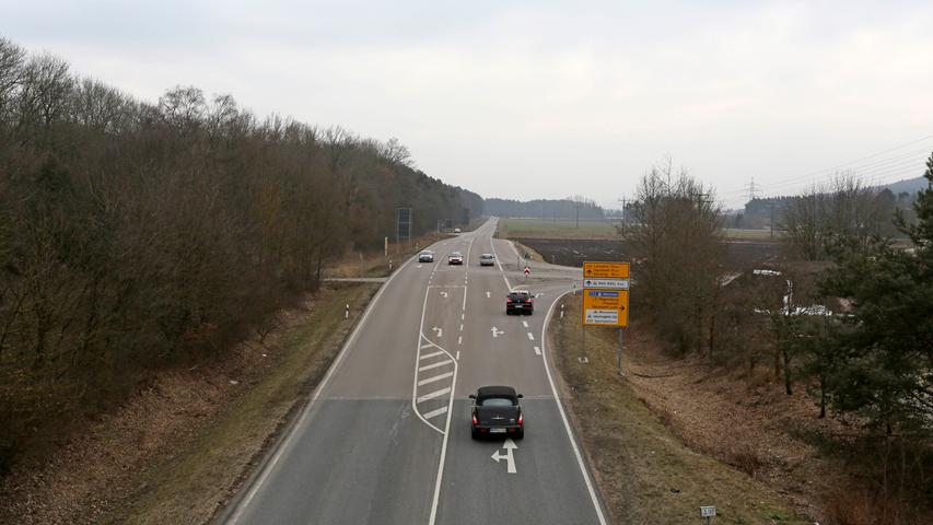 Ab hier Richtung Sengenthal soll die B299 dreispurig werden.