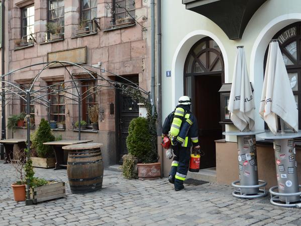 Flammen lodern in Glockenhof: Wohnung völlig zerstört 