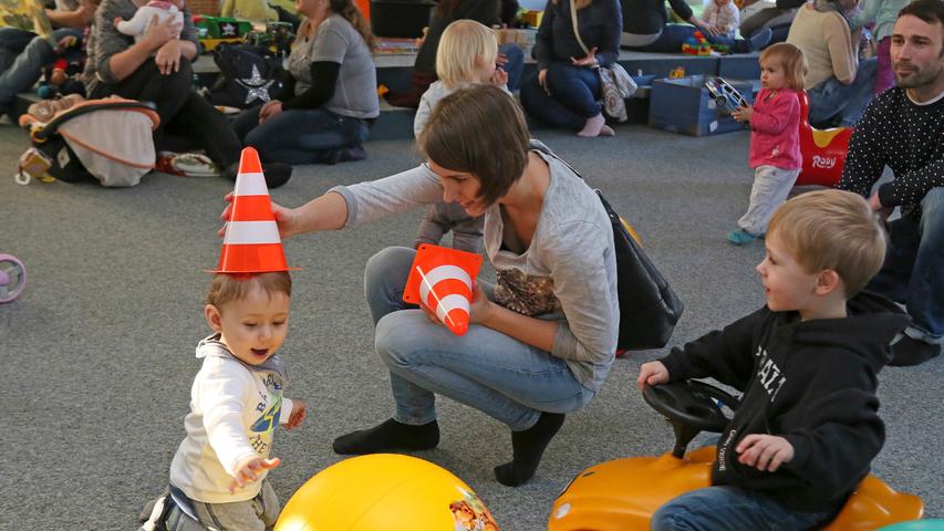 Winterspielplatz der FeG Neumarkt: Toben und Tollen ohne Jacke und Schal