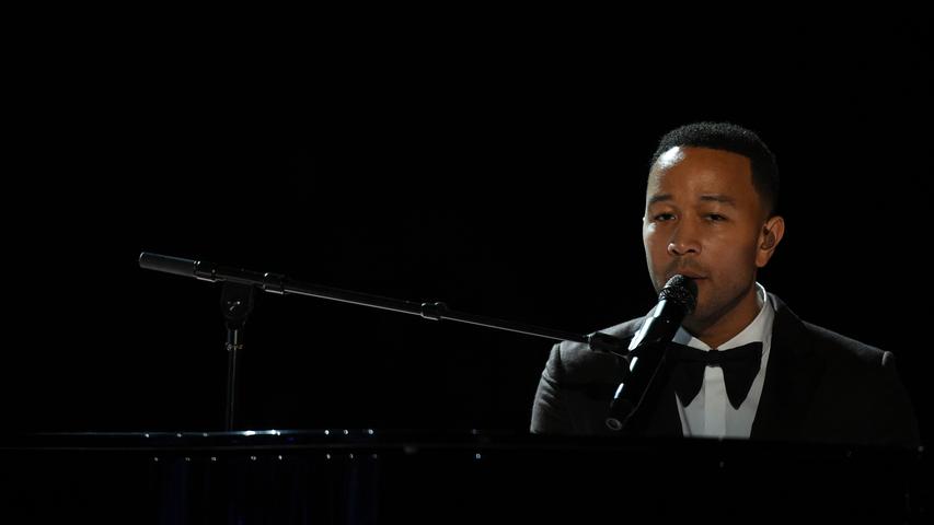 Kurzeitg auch im Auto von Moderator Corden schaffte es Soulsänger John Legend doch zur eigenen Performance auf der Bühne.