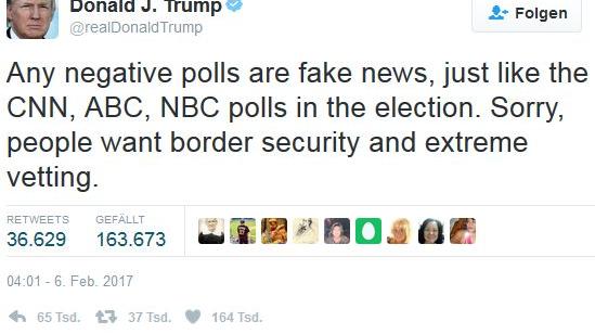 Zu deutsch: "Jede negative Umfrage ist Fake News, genau wie die CNN-, ABC-, NBC-Umfragen zur Wahl. Tut mir leid, die Menschen wollen Grenzsicherung und extreme Sicherheitsüberprüfungen." Es stimmt zwar, dass die meisten Umfragen nicht dem späteren Wahlergebnis entsprechen - aber dafür gibt es Gründe, die man analysieren kann. Trump hält sich damit indes nicht auf und erklärt Ergebnisse, die ihm nicht in den Kram passen, von vorneherein für unwahr - frei nach dem Motto: Was er sagt, stimmt, die Medien lügen. Robert Mugabe, Recep Tayyip Erdogan und Kim Jong-Un haben ein ähnliches Verhältnis zum freien Journalismus.