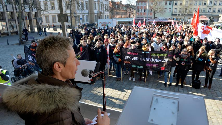Streiks im öffentlichen Dienst: Demonstranten ziehen durch Erlangen