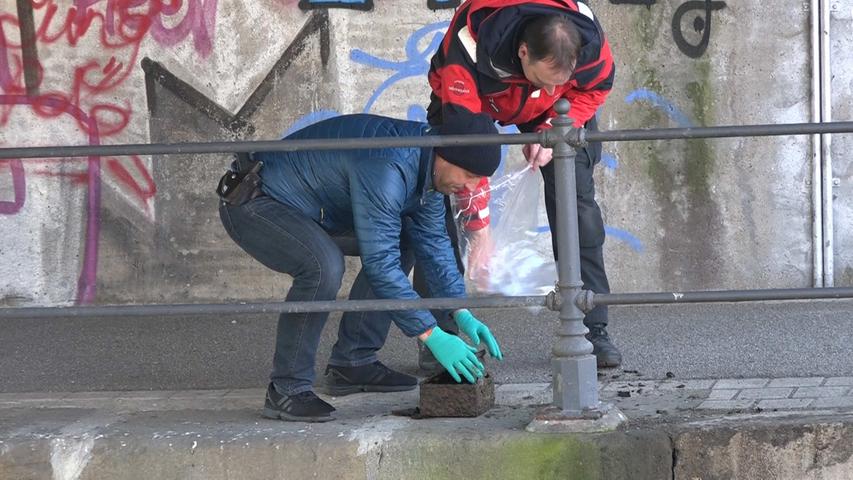 Beweissuche im Kanal: Polizei taucht nach Juwelierüberfall ab