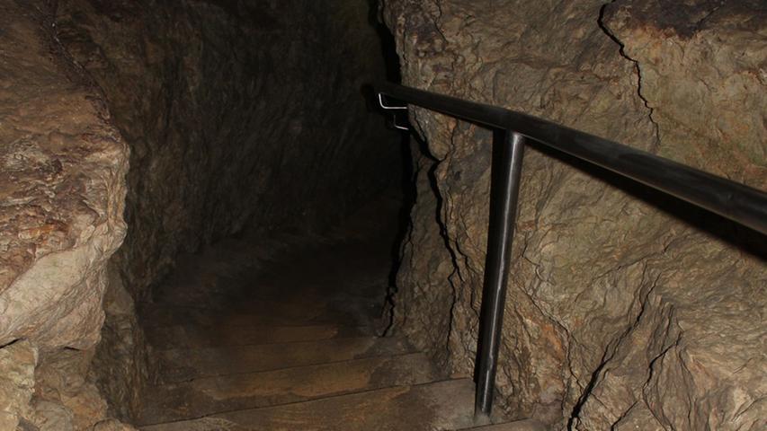 Rund 400 Stufen müssen Besucher bei einer Führung durch die Höhle zurücklegen.