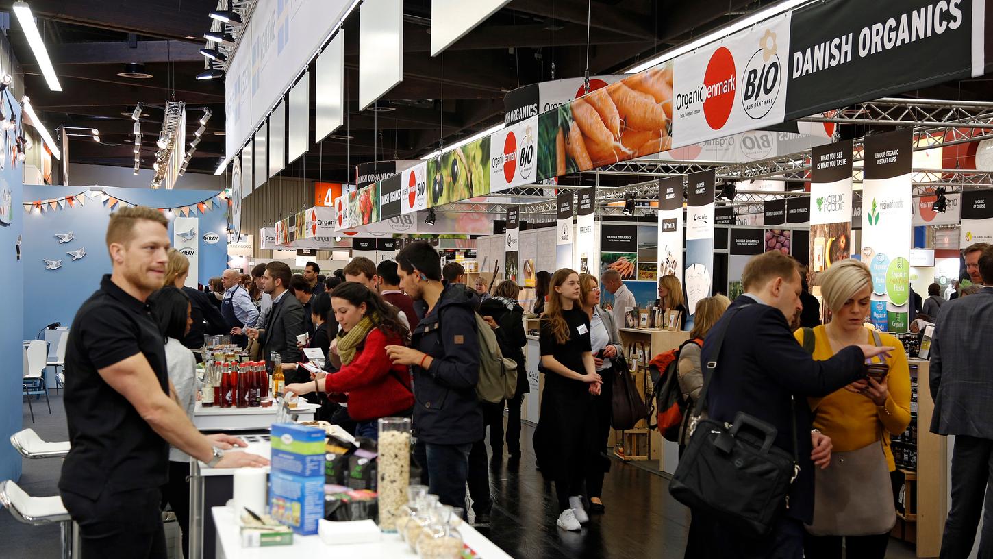 2785 Aussteller aus 134 Ländern haben auf der "BioFach" und der "Vivaness" insgesamt über 50.000 Besucher empfangen. 2785 Aussteller aus 134 Ländern haben auf der "BioFach" und der "Vivaness" insgesamt über 50.000 Besucher empfangen.